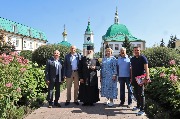 Гости в святой обители на Волге